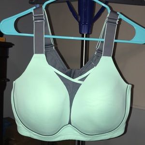 Medium Impact Cooling No-Wire Sport Bra Mint 40D